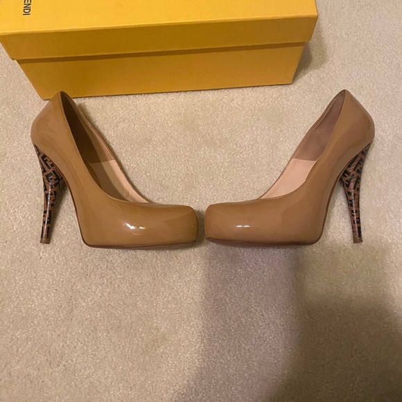 Fendi heels - Picture 2 of 7